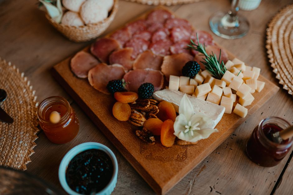 Tabua de petiscos para acompanhar o vinho